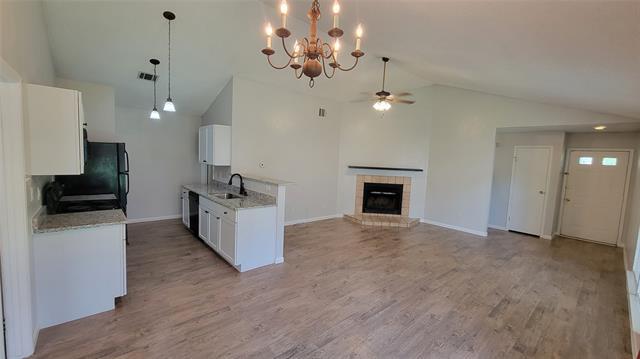 Foto del edificio - 919 Sugarberry Dr