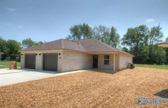 Building Photo - 108 Kaliegh Paige Cir