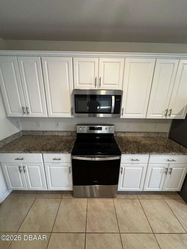 Foto del edificio - 20 BELLA LAGO Cir