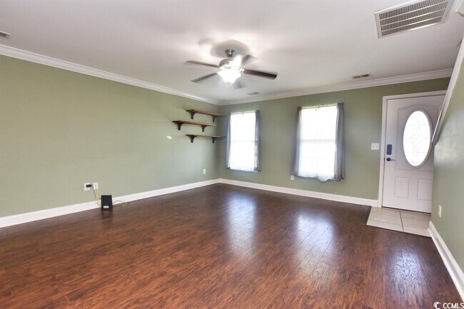 Foto del edificio - 1909 Ackerrose Dr