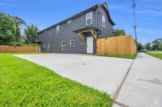 Building Photo - 9818 Sandra St