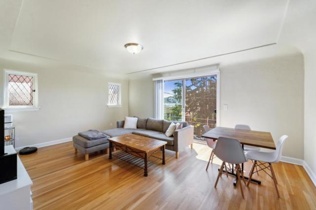 Building Photo - 2 bedroom in Seattle WA 98102