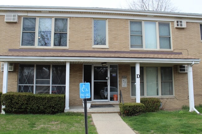 Building Photo - 26309 W 7 Mile Rd