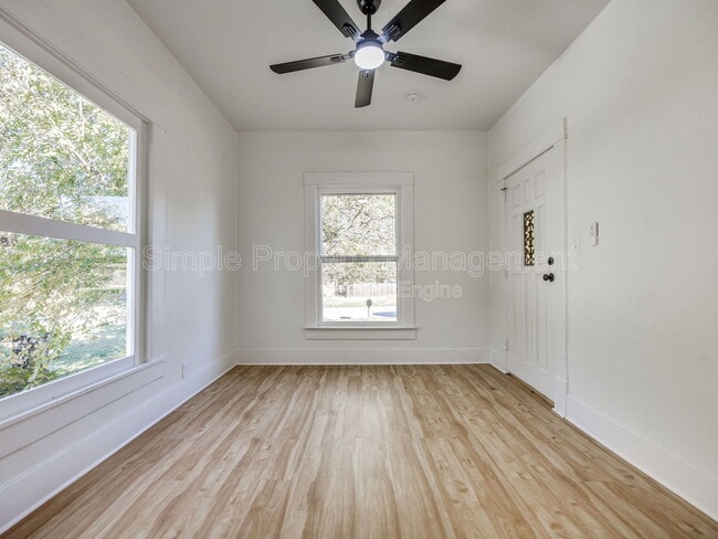 Foto del edificio - 811 W Wade St