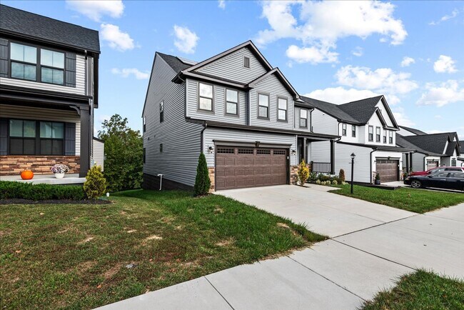 Building Photo - SHORT TERM LEASE OFFERED! MINIMUM/MAXIUM 6...