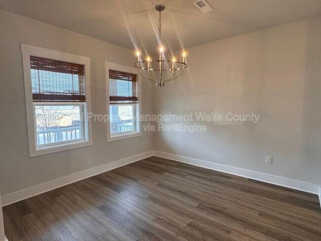 Foto del edificio - 1328 Barreto Dr