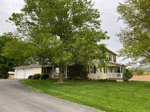 Building Photo - 100 High Rd