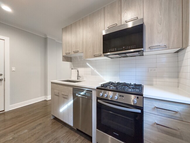 Foto del edificio - 5121 W Montrose Ave