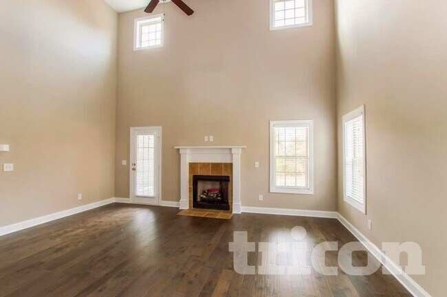 Building Photo - 1509 Burrows Ave