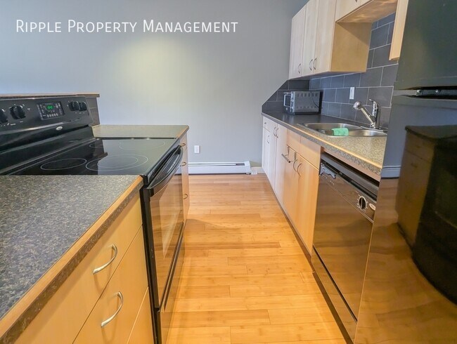 Photo du bâtiment - Modern 1 Beds, 1 Baths Apartment/Condo | No Pets Allowed