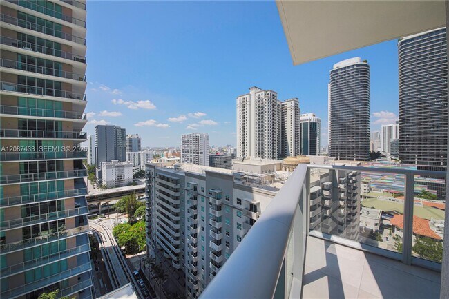 Foto del edificio - 1100 S Miami Ave
