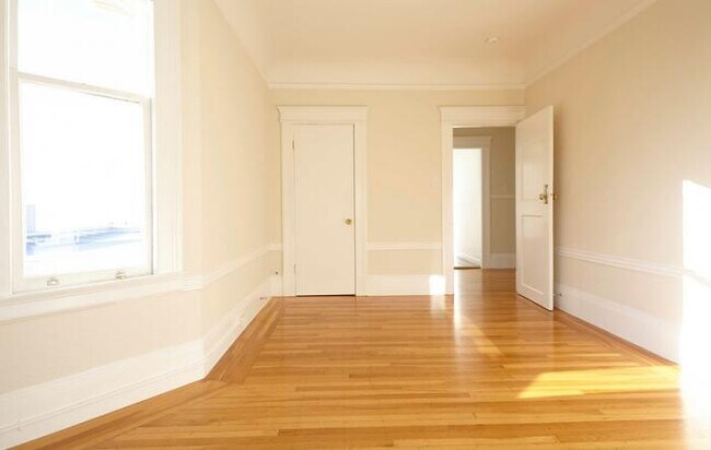 Building Photo - 1 bedroom in San Francisco CA 94109