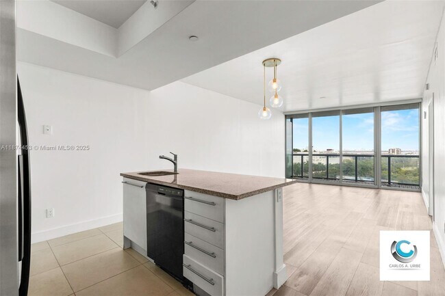 Foto del edificio - 888 Biscayne Blvd