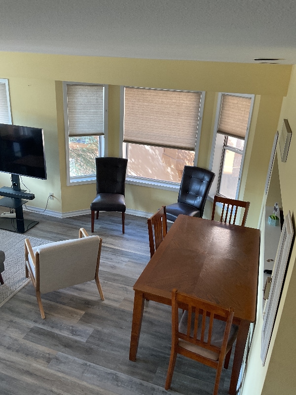 Foto del edificio - 460 Moonridge Dr