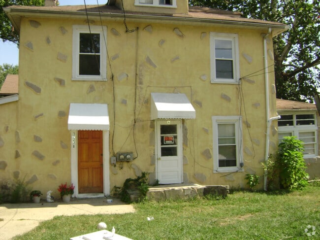 Building Photo - 1723 Hall Ave