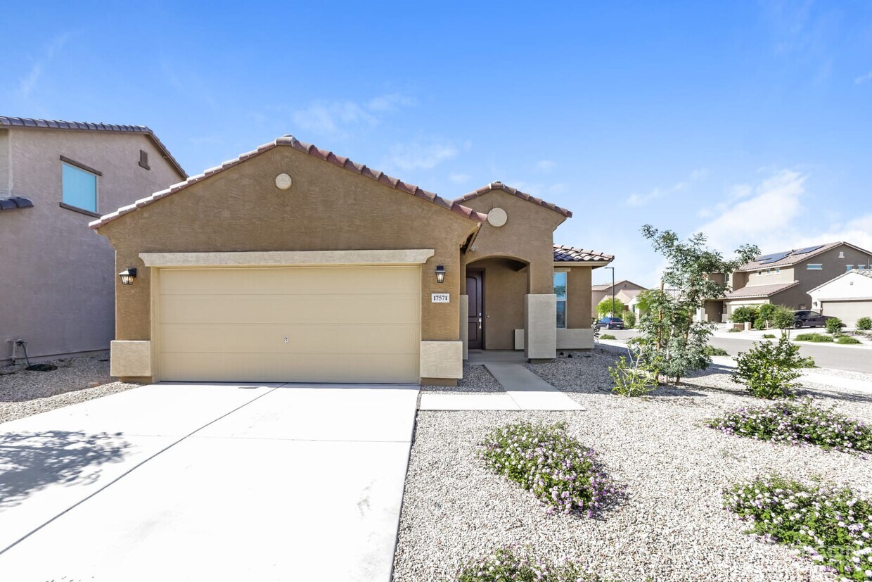 Foto principal - 17571 W Monte Lindo Ln