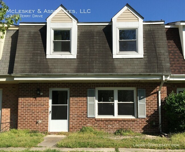 Building Photo - Radcliffe Meadows Townhouses