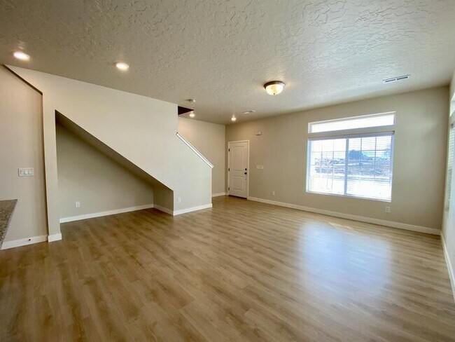 Building Photo - 267 S Hidden Lagoon Pl
