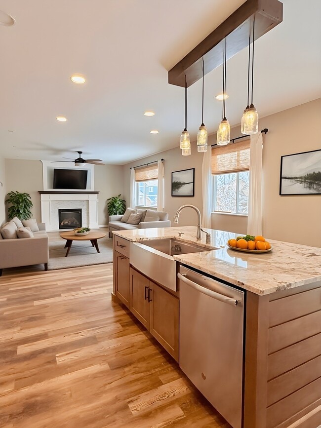 Foto del edificio - 4797 Sandy Ridge Ave