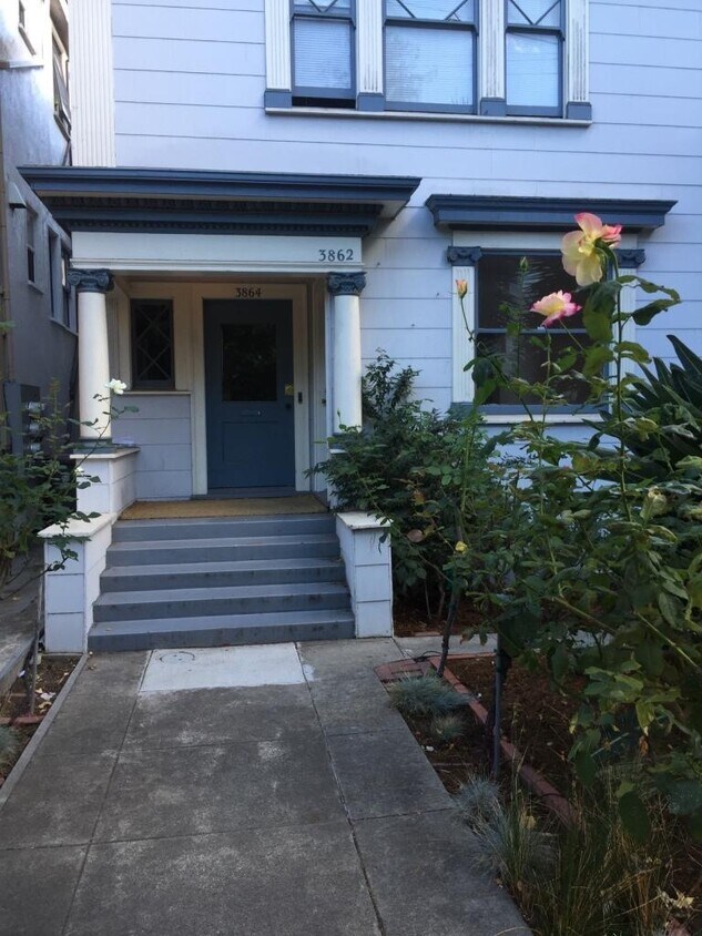 Primary Photo - 3862 Howe St