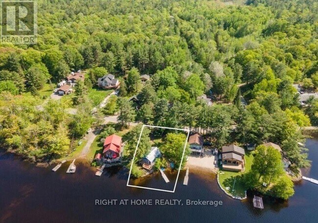Photo du bâtiment - 1190 S Morrison Lake Rd