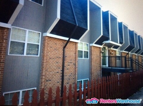 Foto principal - 295 Winding River Dr