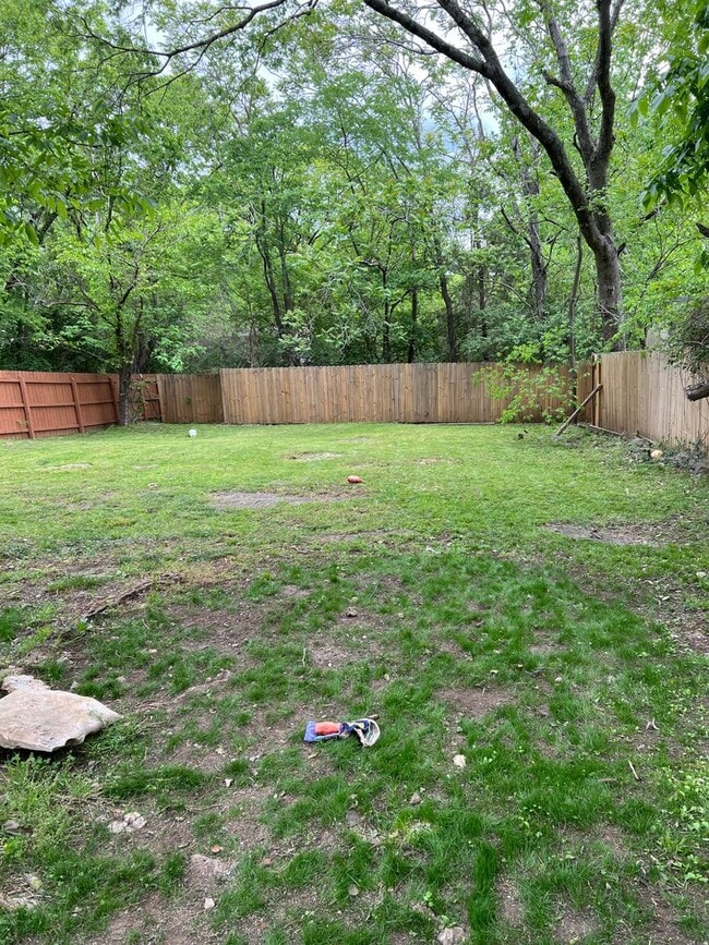 Building Photo - Cute and Cozy 2 bd/1 bath Home in Madison!