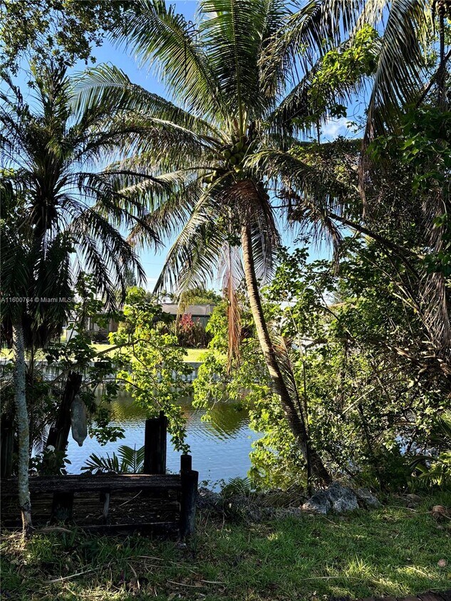Foto del edificio - 5701 SW 56th St