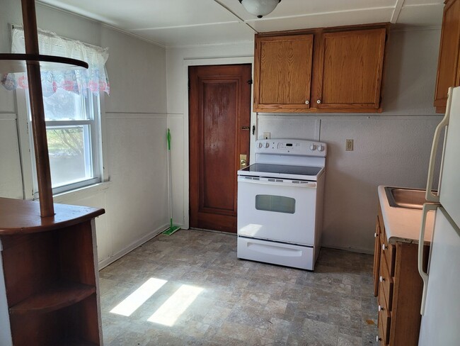 Building Photo - 1 Bed 1 Bath Single Family Home in Wisconsin Rapids