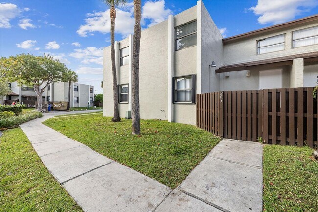 Foto del edificio - 10050 NW 9th St Cir