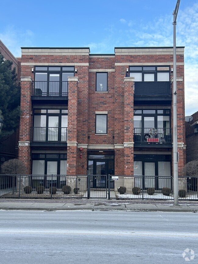 Building Photo - 8538 W Grand Ave