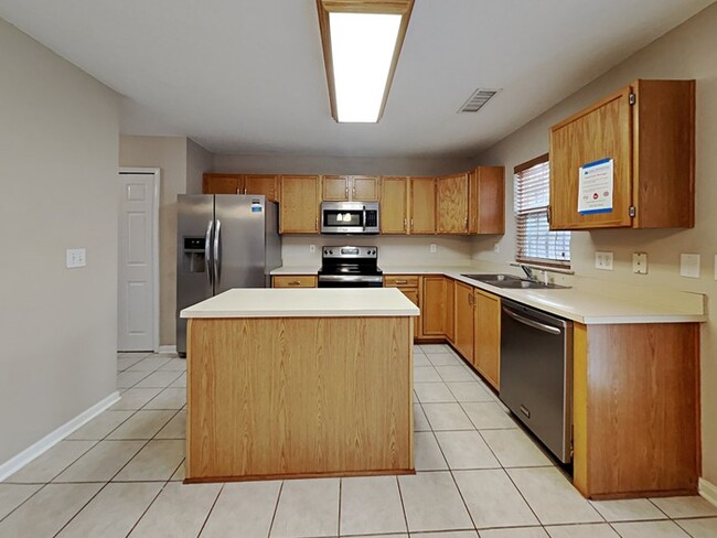 Building Photo - Move in Ready!  $1,250.00 off of 2nd month...