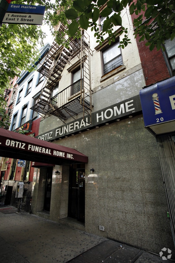 Foto del edificio - 22 First Ave