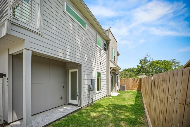 Building Photo - 855 Prosper St