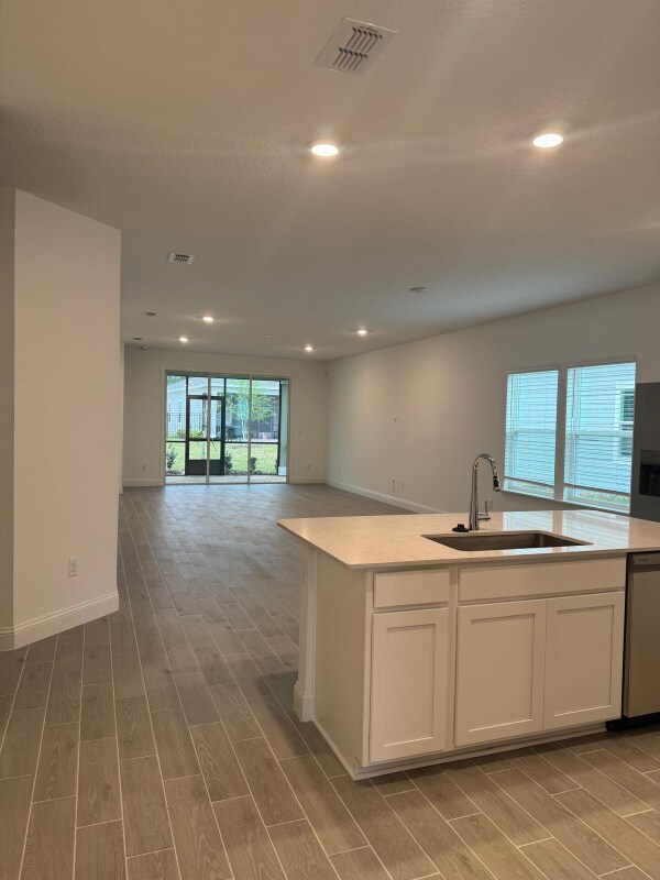 Building Photo - 133 Dollar Ct