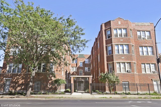 Primary Photo - 2448 W Addison St