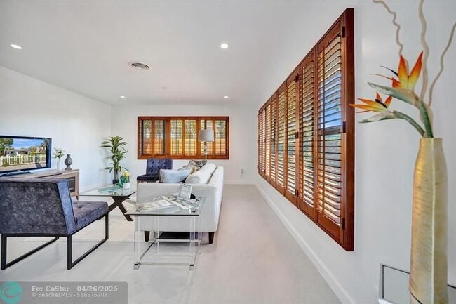 Foto del edificio - 1545 Harrison St