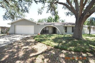 Building Photo - 4008 Briarlake Dr