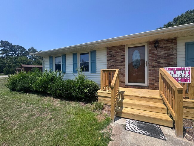 Building Photo - 7363 Hyannis Dr
