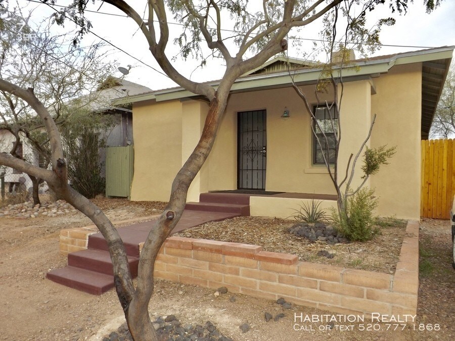 Primary Photo - Beautiful 3 Bedroom in Historic Dunbar-Spring
