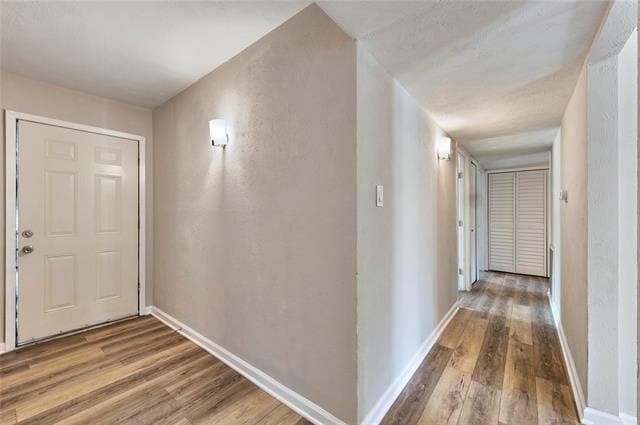 Building Photo - 712 Rolling Ridge Dr