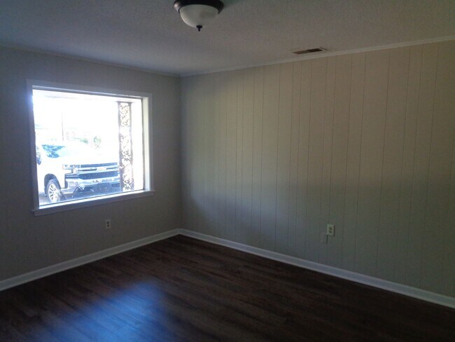 Foto del edificio - 8506 Booneville Dr