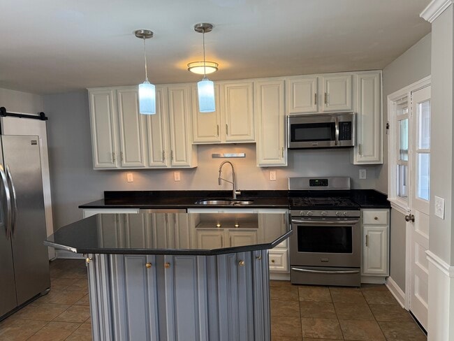 Photo - 21 Skidmore Ct Townhome