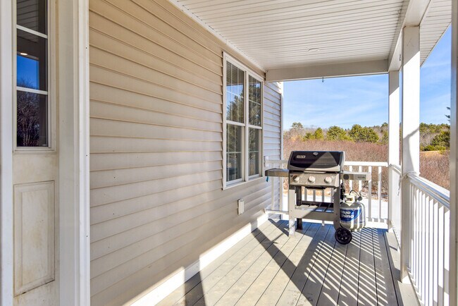 Building Photo - 25 Twin Pines Rd