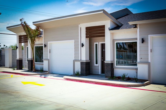 Building Photo - 3435 E Ruben M Torres Blvd