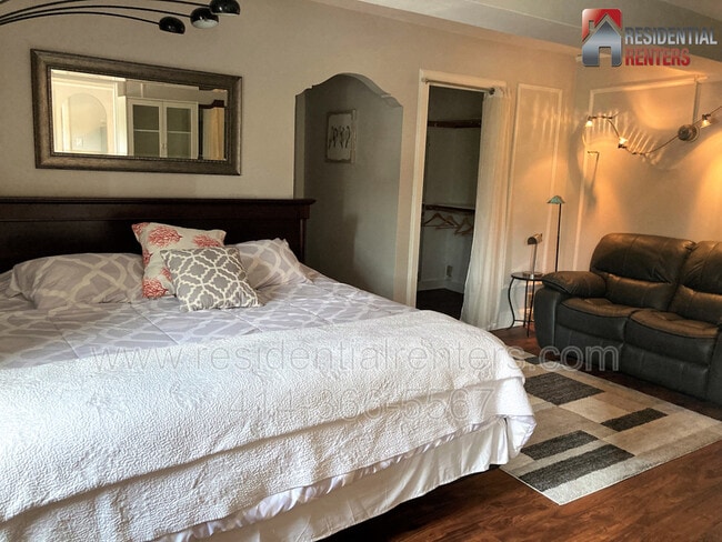 Foto del edificio - 1028 E Juneau Ave