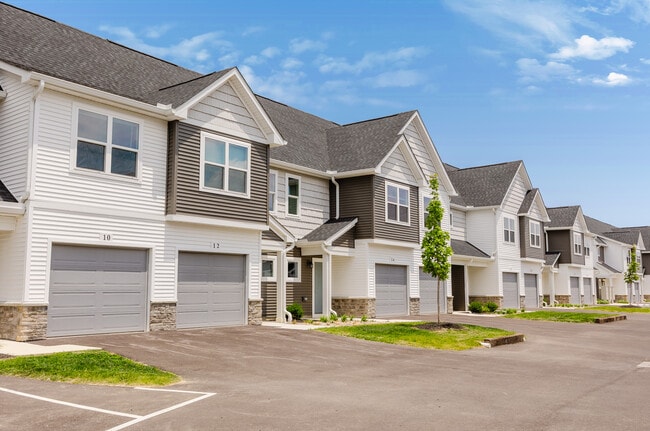 Building Photo - Brynn Mar Crossing - Brand New Townhomes
