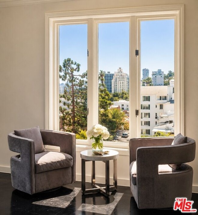 Foto del edificio - 1424 N Crescent Heights Blvd