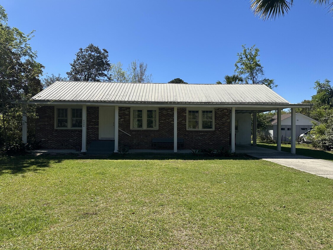 Primary Photo - 2406 Hermitage Rd