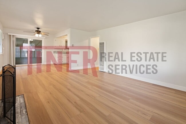 Foto del edificio - 2848 Clover Ln